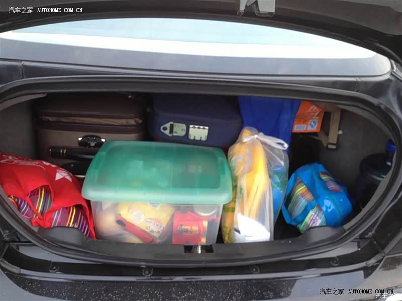 外观大气，性价比高，高速很稳，底盘低适合城市道路