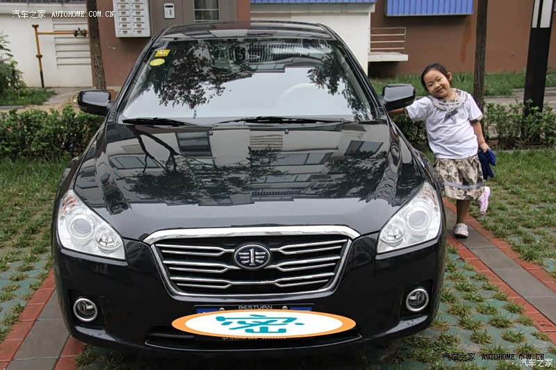 外观时尚，动力中庸，空间宽敞，内饰普通，驾驭流畅，物值均等。