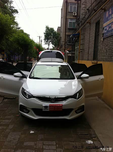 XT在自主两厢车里绝对是佼佼者甚至在某些方面跟合资车都有得一拼
