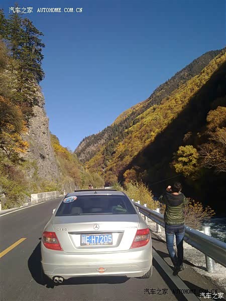 高速上面非常稳，定速巡航、电子限速都很好用，噪音很小，油耗低