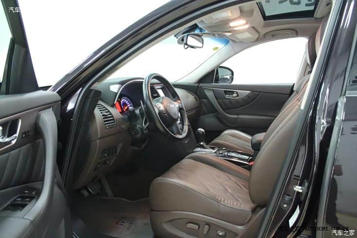内饰和动力也非常棒。视野开阔，很不错