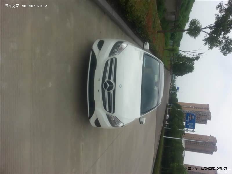 外观漂亮，动力一般，内饰精致，乘坐舒适度不高