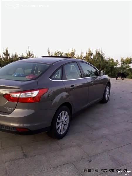 外观时尚，操控精准，长途中动力充沛，驾驶起来得心应手。