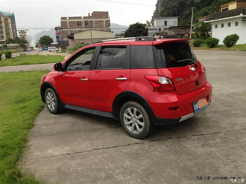 感觉1.5的动力还行·空间过得去~整体来说在小型车之中算不错了·