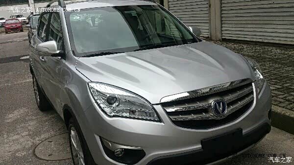 整体感觉还是不错的，尤其是外观大气，操控也非常好，提速也不错