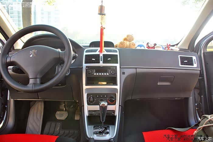 用料厚道，空间大，舒适安全，操控感觉一流，底盘好