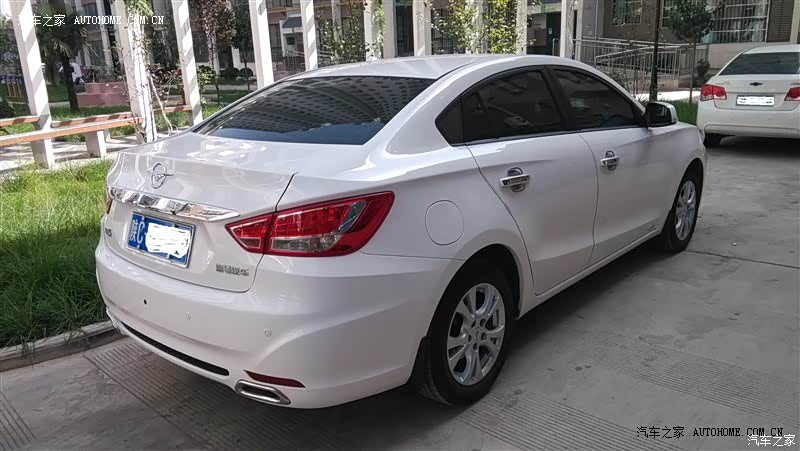 外观大气，内饰含蓄，操控灵敏，油耗理想，动力够用。