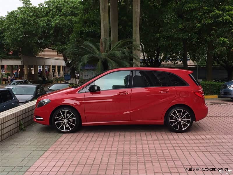 豪华运动休闲旅行车，准确的阐述了B260的所有特质，顶级买菜车。