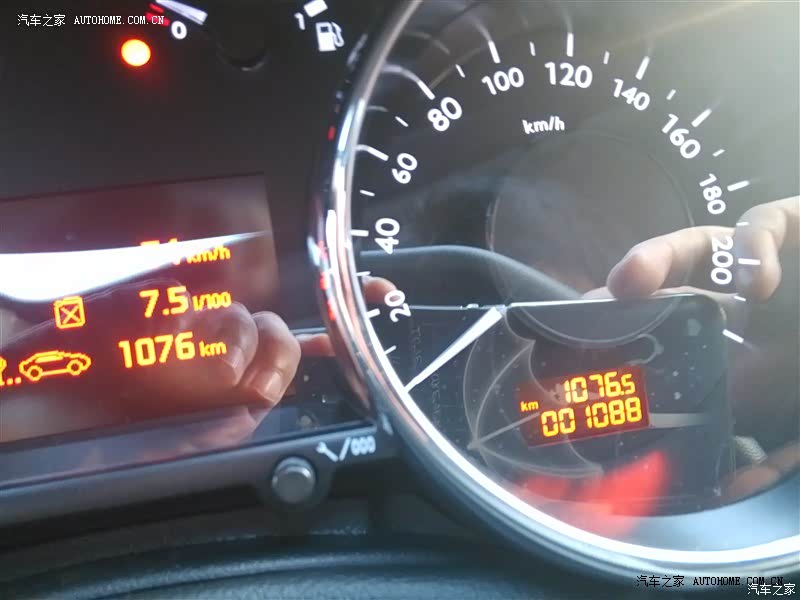 经济实惠，内饰好看，外观尚可。值得推荐