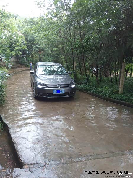 总体用下来感觉还不错，城里面很犀利，高速噪音太大，板车太坑。