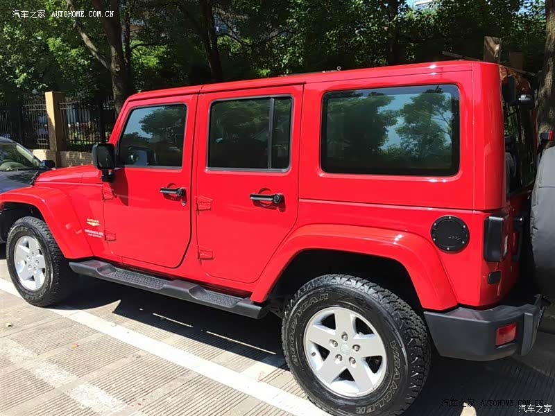 经典的传奇车型，用途广泛，脱困能力强，安然应对大部分路况。