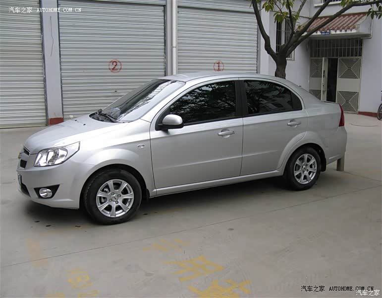 很适合家用的小型车。