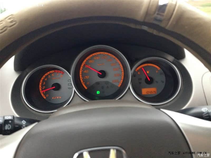 整体感觉还可以，动力和油耗都满意，就是空间和车漆不好。