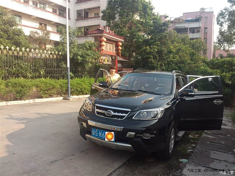 开了一年了非常满意.经常坐一大车人出去玩.