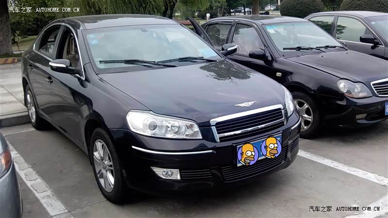 一匹驮着重货的小毛驴