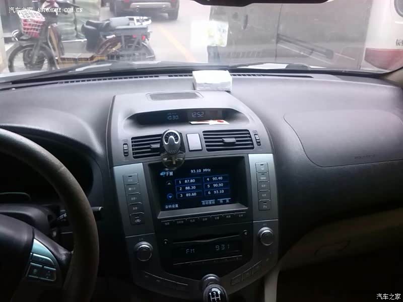 大方的外表.很好的操控性配置是对于一位新手来说是非常有帮助的