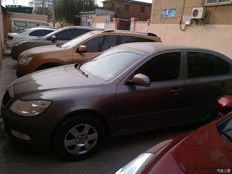 空间够大，乘坐舒适，油耗满足家用车要求，非常适合家庭用车。