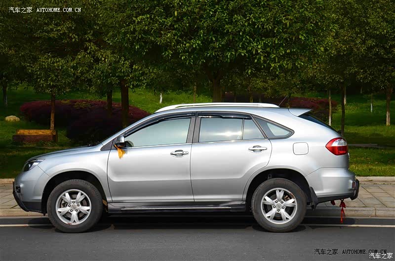 空间大，油耗低，动力够用，