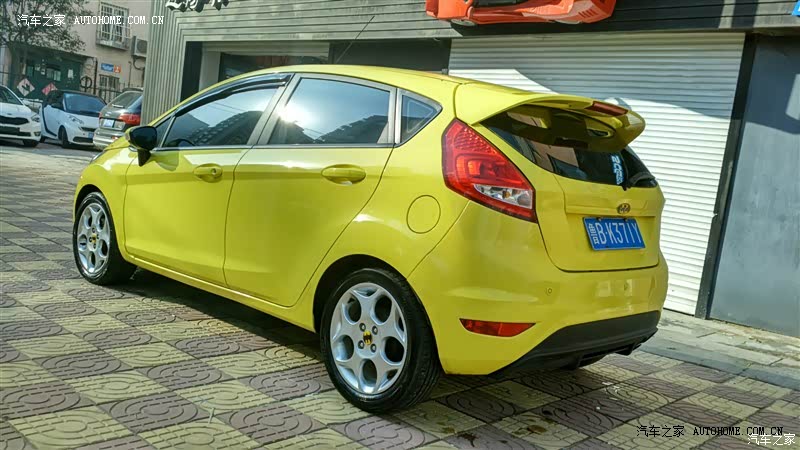 绚丽的外形，不错的空间，灵活的操控，时尚的内饰，不高的油耗。