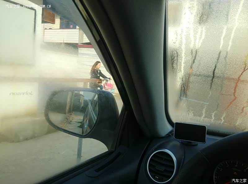 通过性好，车内空间较大，外观大气，内饰比较新颖，动力够用