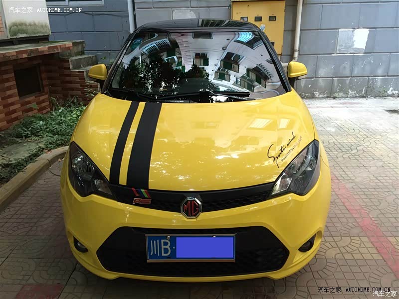 MG3在同级别里空间很大，1.5L发动机动力充沛，外观时尚。