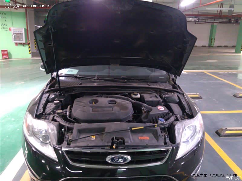 底盘稍硬，特别是后悬挂。7J的轮毂换宽胎无望大油门扭矩转向严重