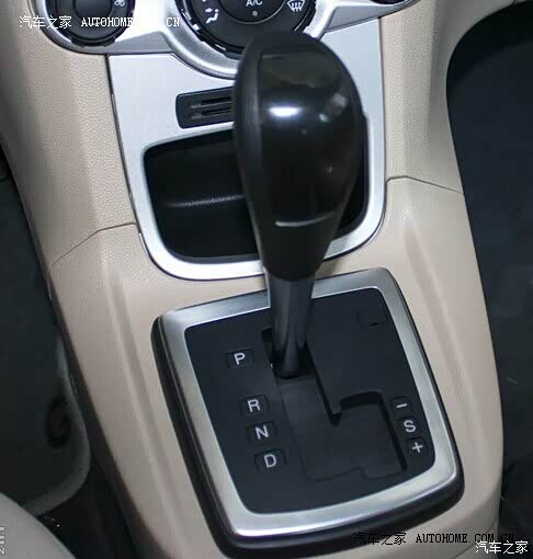 个人赶脚：此价位车型对比的话，操控性无出其右！