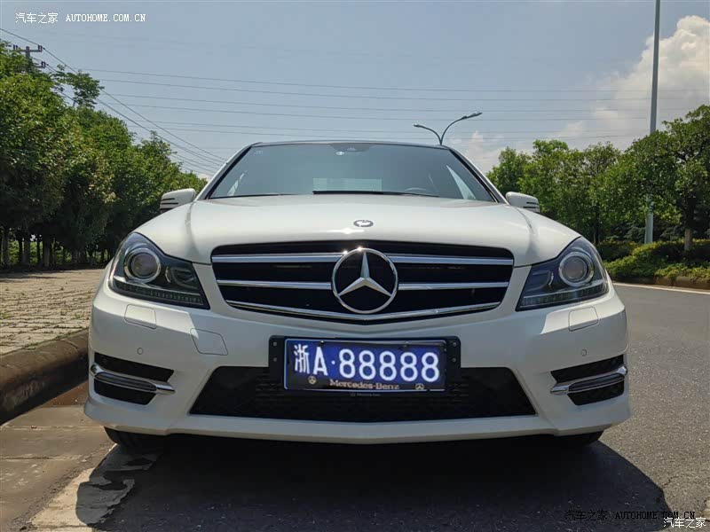 空间够用，动力有惊喜，内饰用料做工上乘。