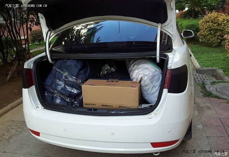 同级别车中空间大，09款的很多都是合资配件，皮实耐用！