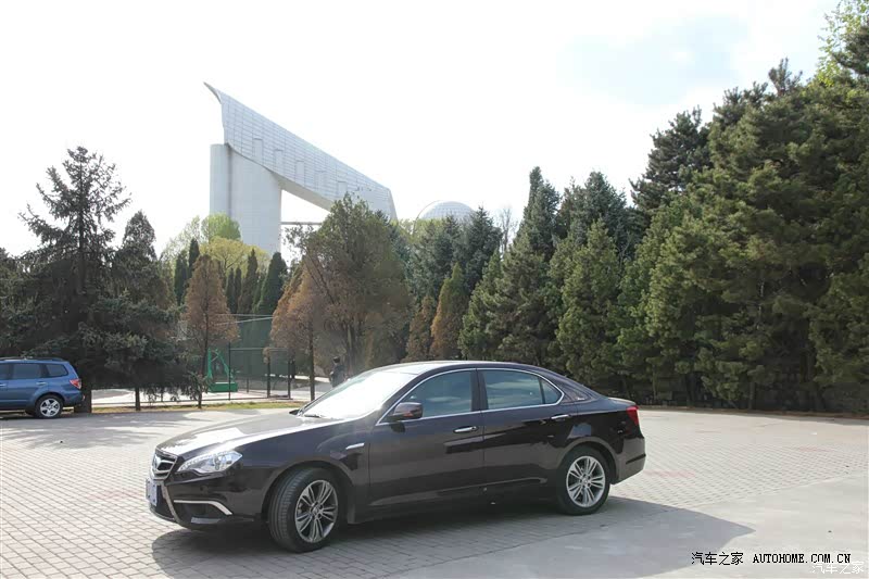 综合性能高于平均水平的车，代价是油耗较高