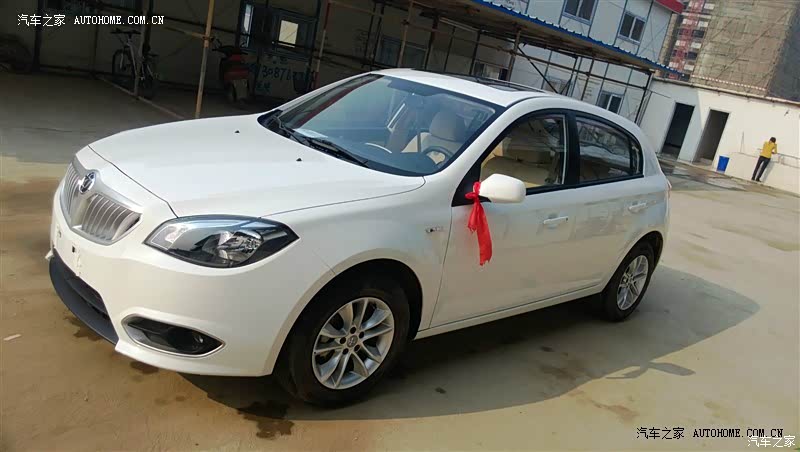 外观时尚、漂亮，加速尚可，操纵性能不错，同等价位，性价比高。