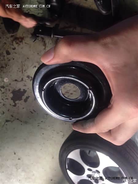 灵活 小巧 迅速 外观协调 内饰好看 转向手感好