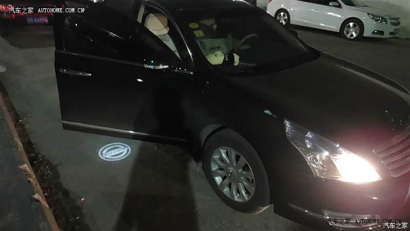 内饰温馨，座椅舒适，用起来很省心。