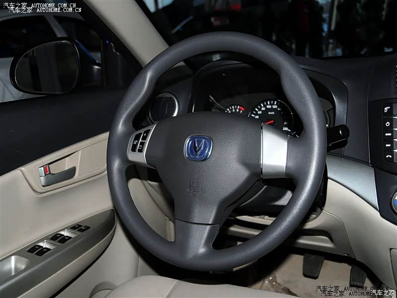 冲着外观去的，发动机1500转以下顿挫感强烈。