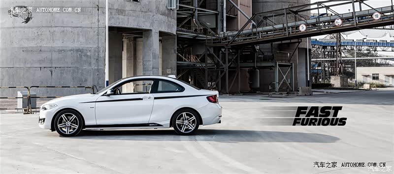 操控不错，很灵巧，很灵敏，加上车身较短，有点人车合一的感觉