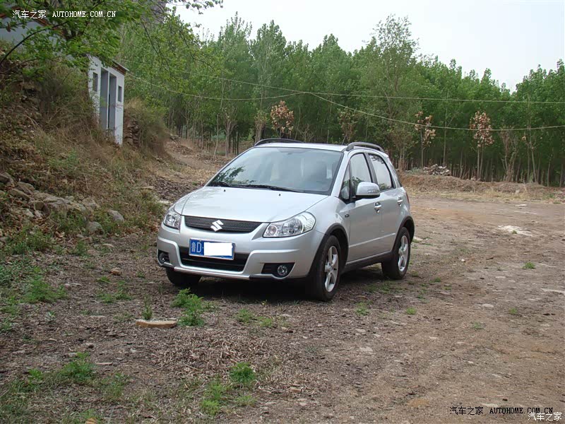 小巧、方便、底盘较高、一般烂路无碍通过。