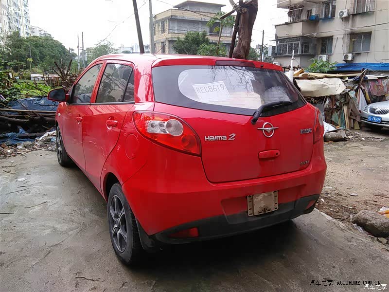 车子看着不大，可是空间还是不错的，而且车子感觉很结实。