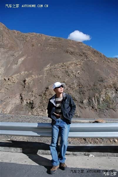 空间大小很满意，外观很漂亮，但动力很差，噪音很大