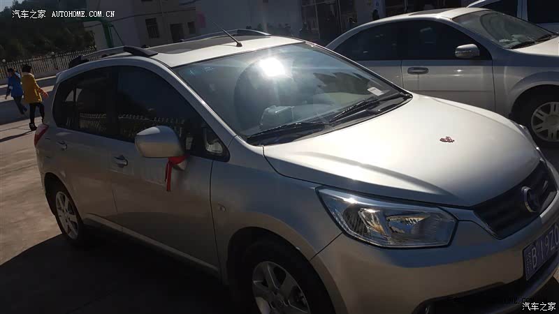 1.6L的发动机带来非常强劲的动力，起步快，油门响应直接。