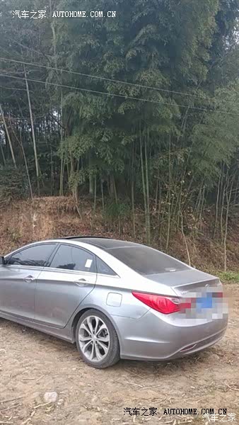 外观动感，内饰时尚，性价比高，生活居家首选中级车！