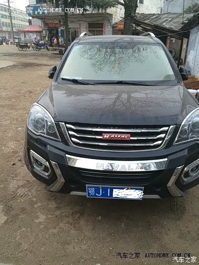 空间大 外观时尚 配置高 我开小6一年我觉得性价比还行