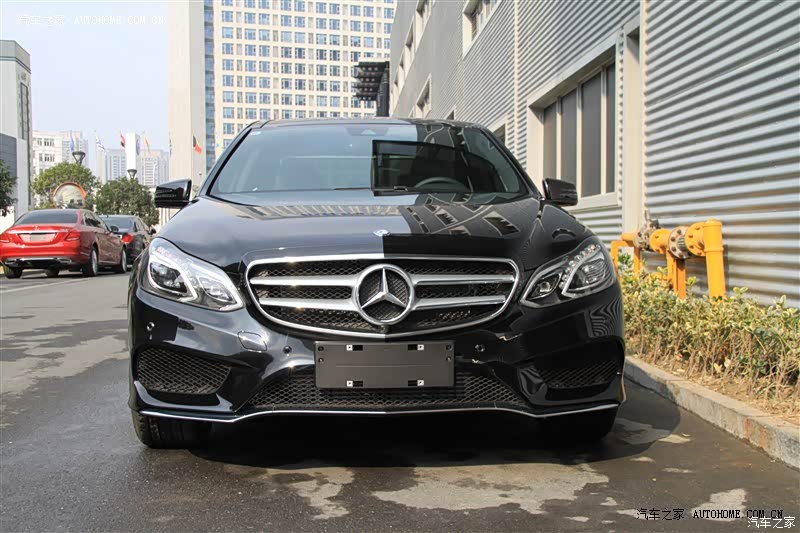 内饰豪华舒适这真不是吹牛逼，晚上有了这大灯回头率超级赞