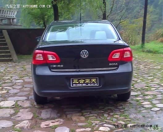 在市区开还是不错的空间大就是高速提速有点缓慢总的来说还是满意