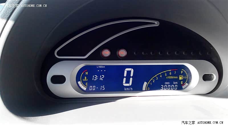 价格便宜，油耗较低，空间不错，舒适一般！无大病！偶犯小问题！