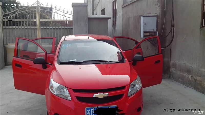 总体来说家用是完全够了，避震有点硬，动力一般。外观时尚。