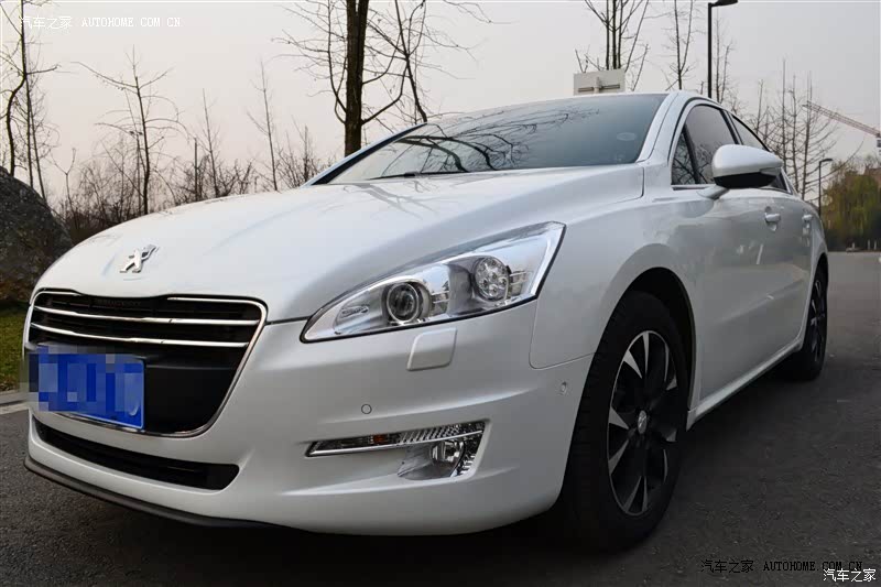 外观优雅，大气，内饰档次高，温馨，后排空间较大，油耗稍高！！