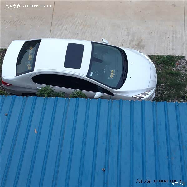 这款车显示出了法系的浪漫设计的理念，外形越看越好看家人都喜欢