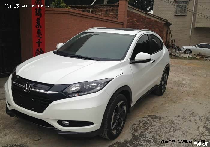 外观时尚 内饰精致 十分个性小资 实用性也很好 驾乘都算舒适