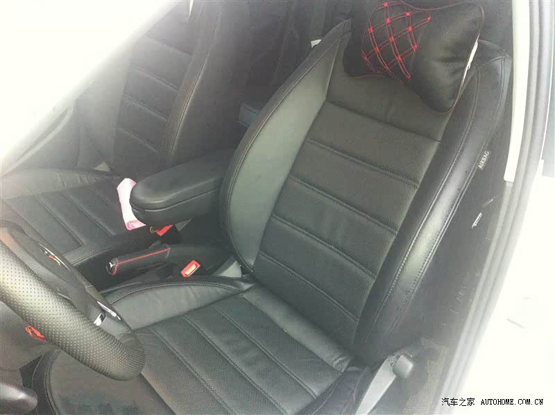 精美的小车，操控舒适一流，小Polo是我家的新成员。