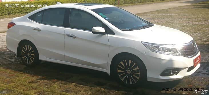 感觉很不错，首先是外壳赞，其次是动力还不错，内饰有待提高